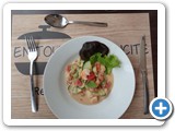 'Fresh Plate' (avacado, shrimps, grapefruit, cocktail sauce)